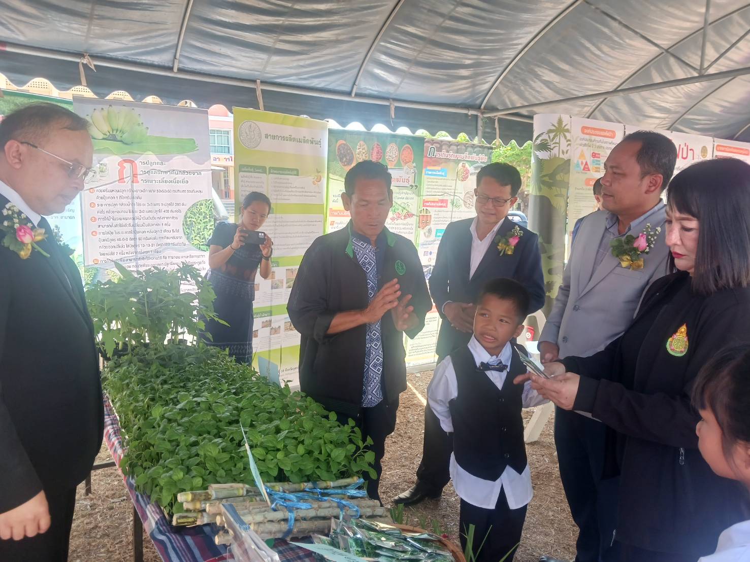 20 ก.พ.69 นายวิชัย จูมภูบาง นักวิชาการส่งเสริมการเกษตร ร่วมจัดนิทรรศการให้ความรู้นอกห้องเรียน ณ โรงเรียนอนุบาลหนองวัวซอ ตำบลหนองวัวซอ อำเภอหนองวัวซอ จังหวัดอุดรธานี